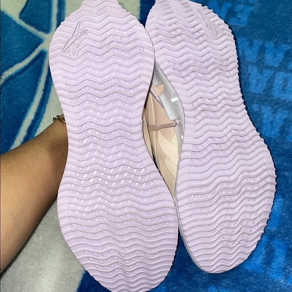 Reebok Pink Sneakers Modern Athletic Design - Picture 3 of 6